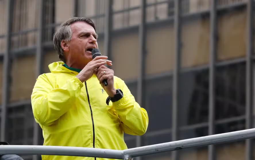 Bolsonaro e apoiadores se reúnem em ato na Paulista pela anistia dos condenados pelo 8 de Janeiro