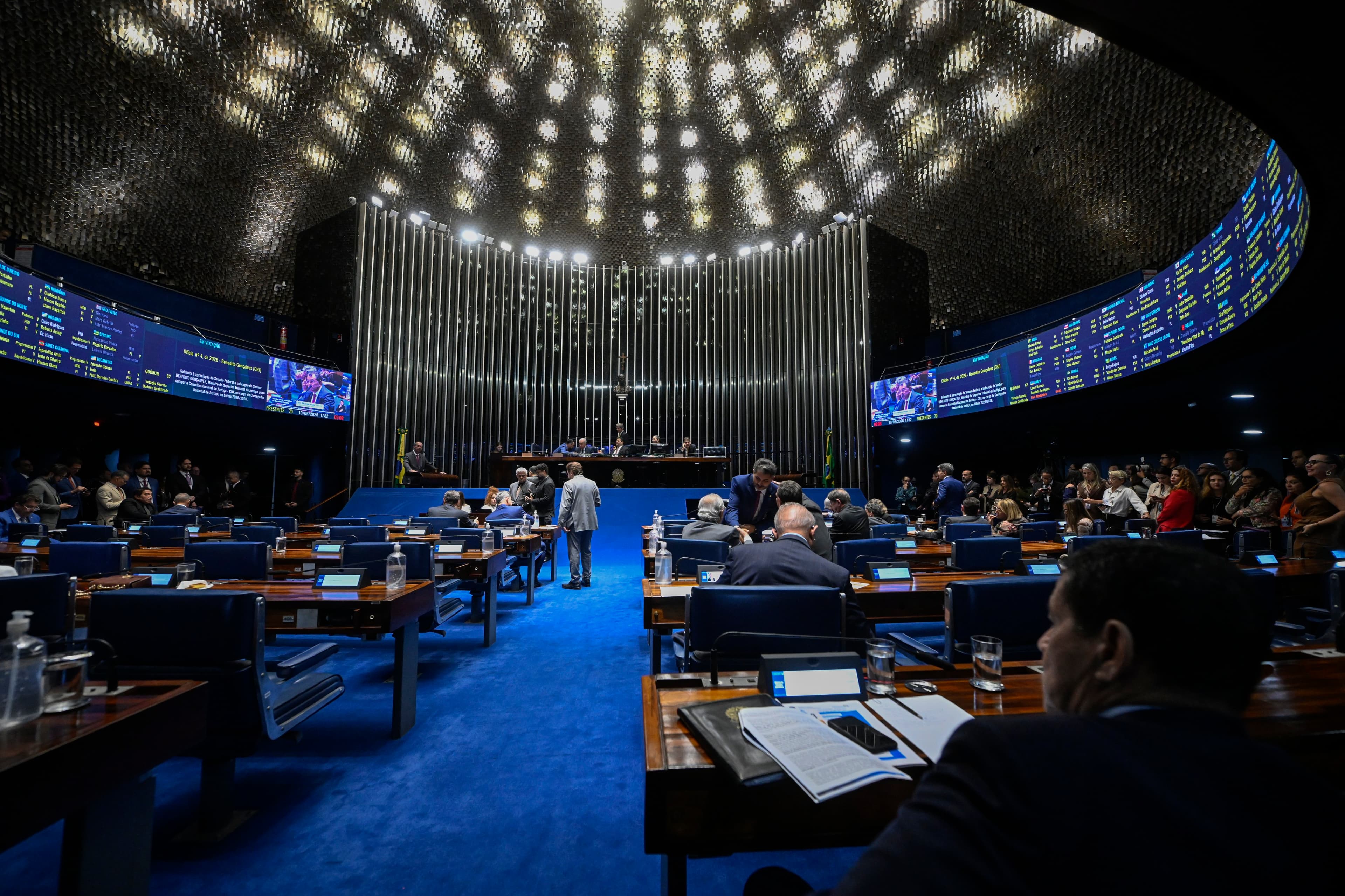 Senado aprova criação do 'PIX Pensão' para automatizar pagamentos de alimentícia