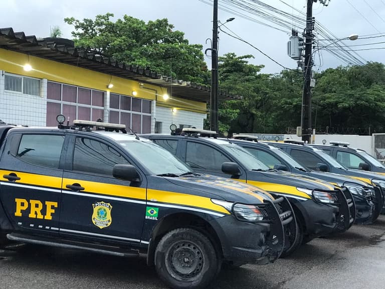 Suspeito de assaltar ônibus é detido pela PRF na BR-101, em Jaboatão dos Guararapes