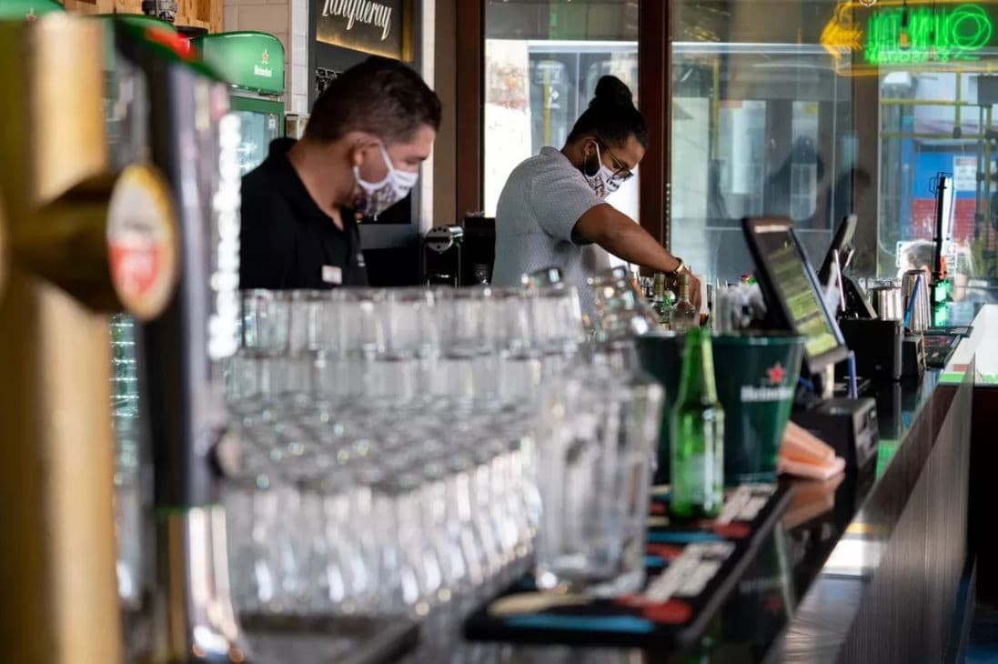 Consumo das famílias brasileiras desafia expectativas e mantém crescimento em 2026
