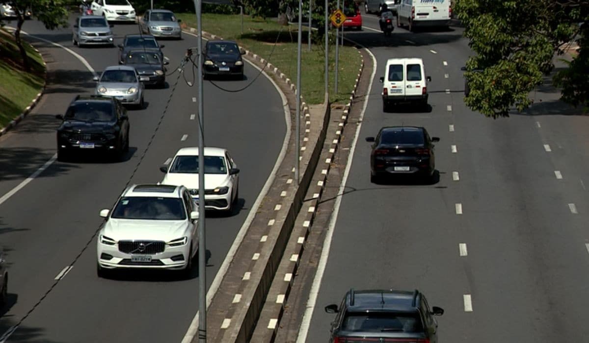 Setor automotivo registra alta expressiva nas vendas em março, mas mantém cautela para 2026