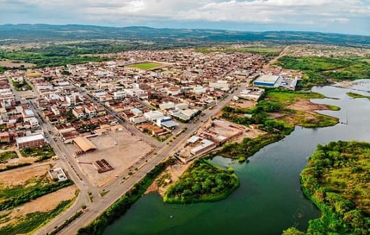 Homem é morto a golpes de foice e pauladas pelo próprio irmão em Dormentes