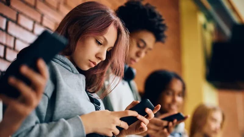 Redes sociais enfrentam onda de processos judiciais que podem redefinir o futuro da internet