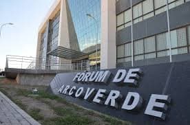 Justiça em Arcoverde condena pai a indenizar filho por abandono afetivo em R$ 30 mil