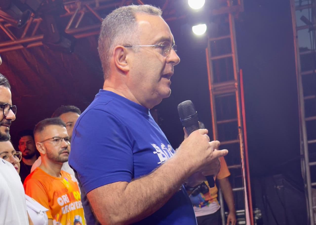 SUCESSO E ALEGRIA: Zeca Cavalcanti Promove Grande Festa de Dia das Crianças que Reúne Milhares de Famílias em Arcoverde