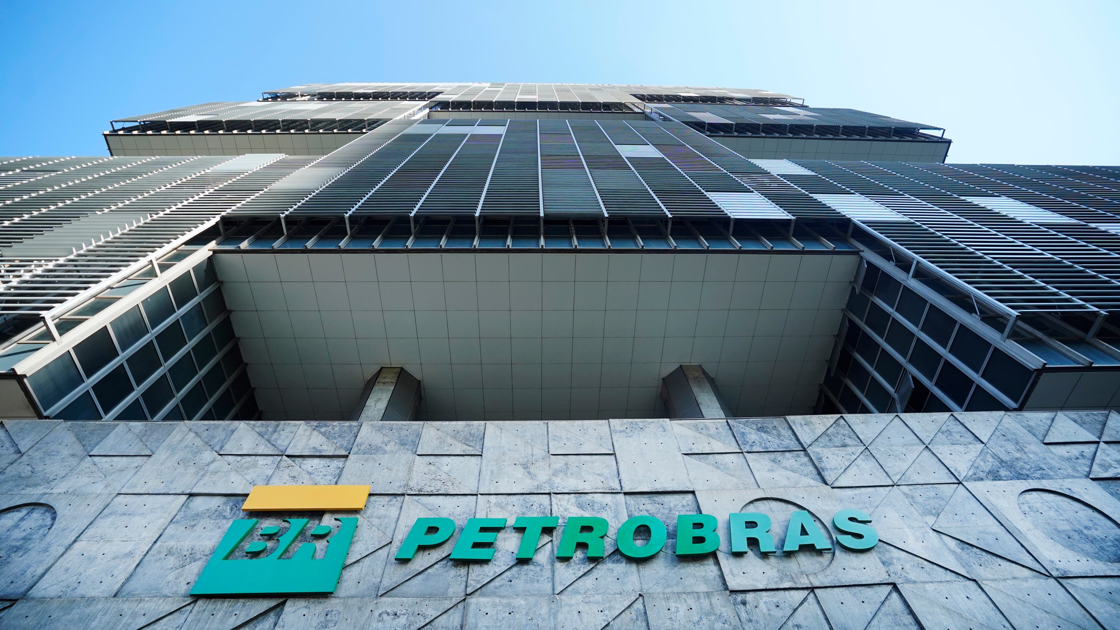Conflito no Oriente Médio coloca Petrobras e economia brasileira em estado de alerta