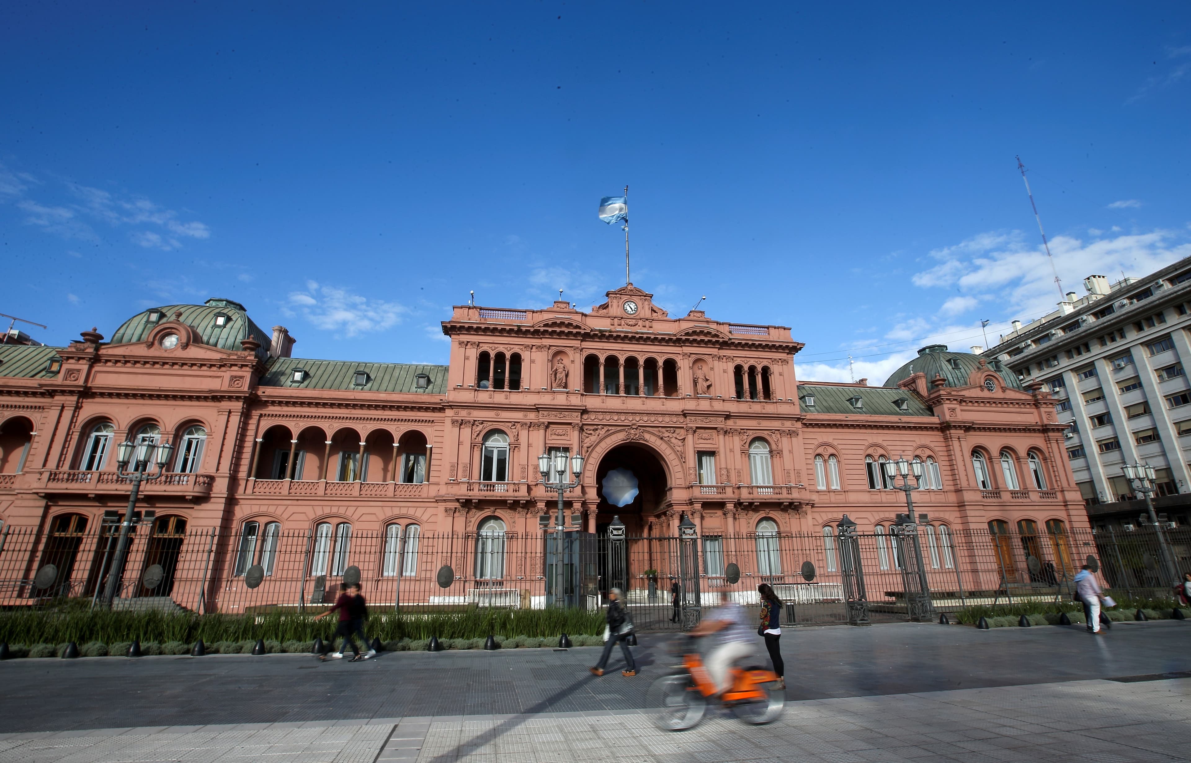 FMI libera US$ 1 bilhão para a Argentina após acordo em revisão