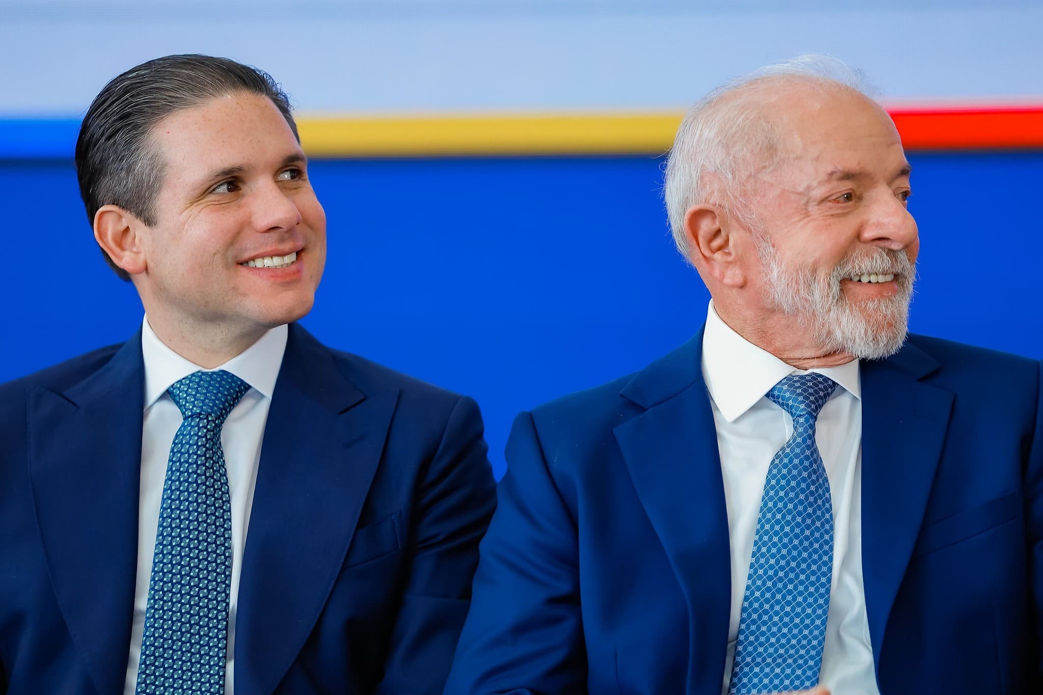 Governo retira urgência de PL sobre jornada 6x1 e negocia pautas com Hugo Motta