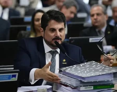 Senador Marcos do Val é Alvo da PF e Usará Tornozeleira por Ordem do STF