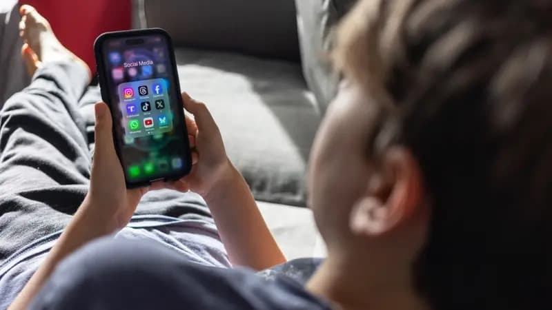 Austrália impõe veto inédito a redes sociais para menores de 16 anos