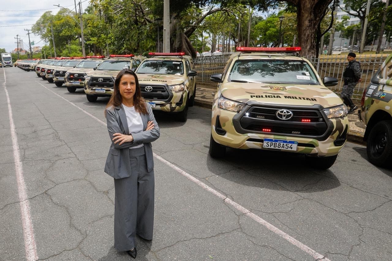 Governo de Pernambuco entrega primeiro lote de fuzis da história do Estado e reforça segurança com helicóptero, drones e novas viaturas