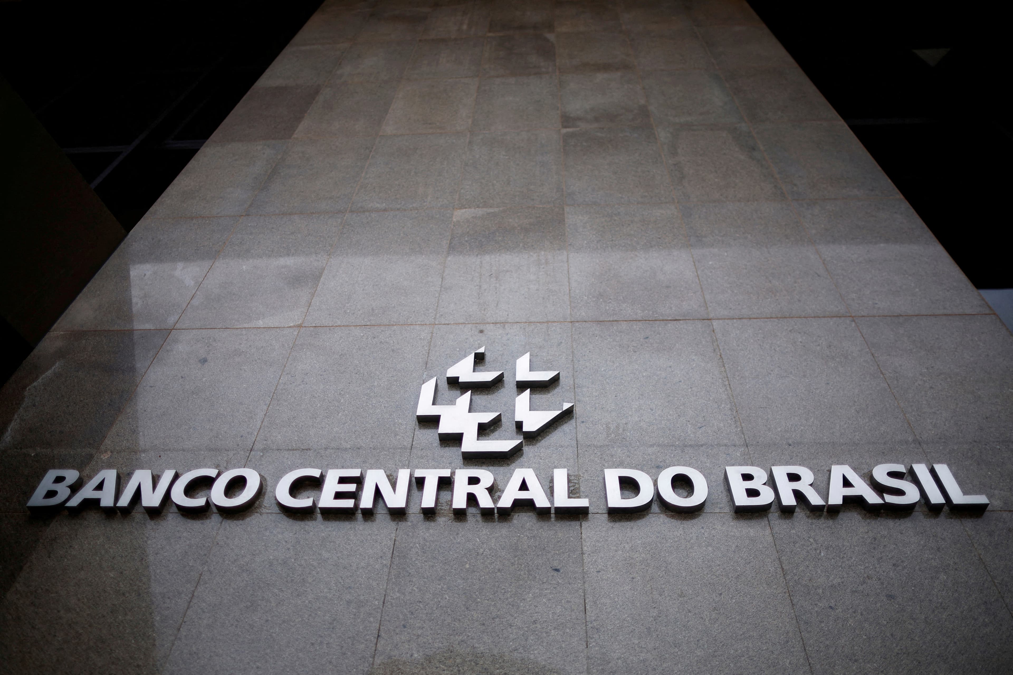Banco Central reduz taxa Selic para 14,25% ao ano em decisão unânime