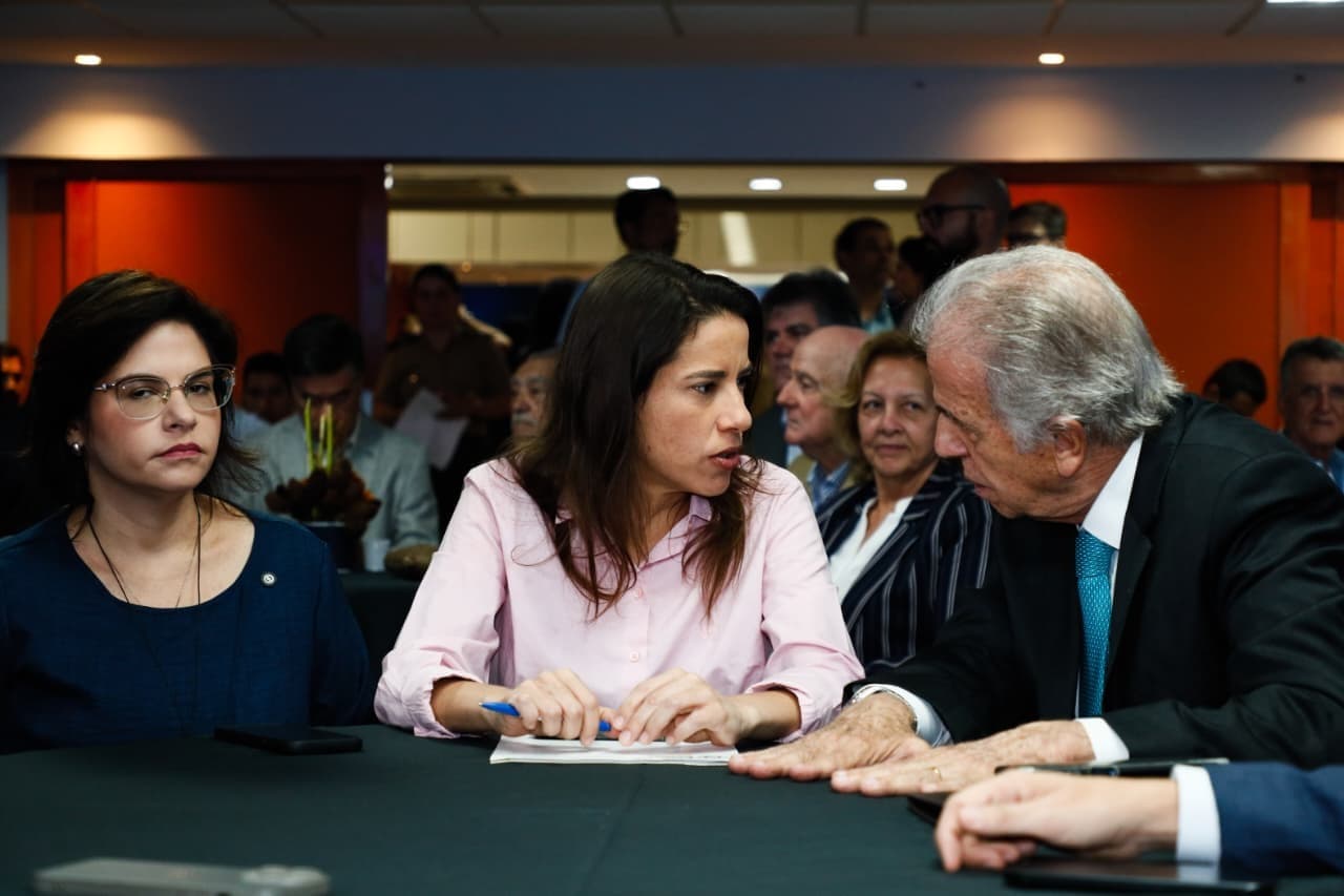 Ampliação de recursos federais para Pernambuco é tema de reunião em Brasília