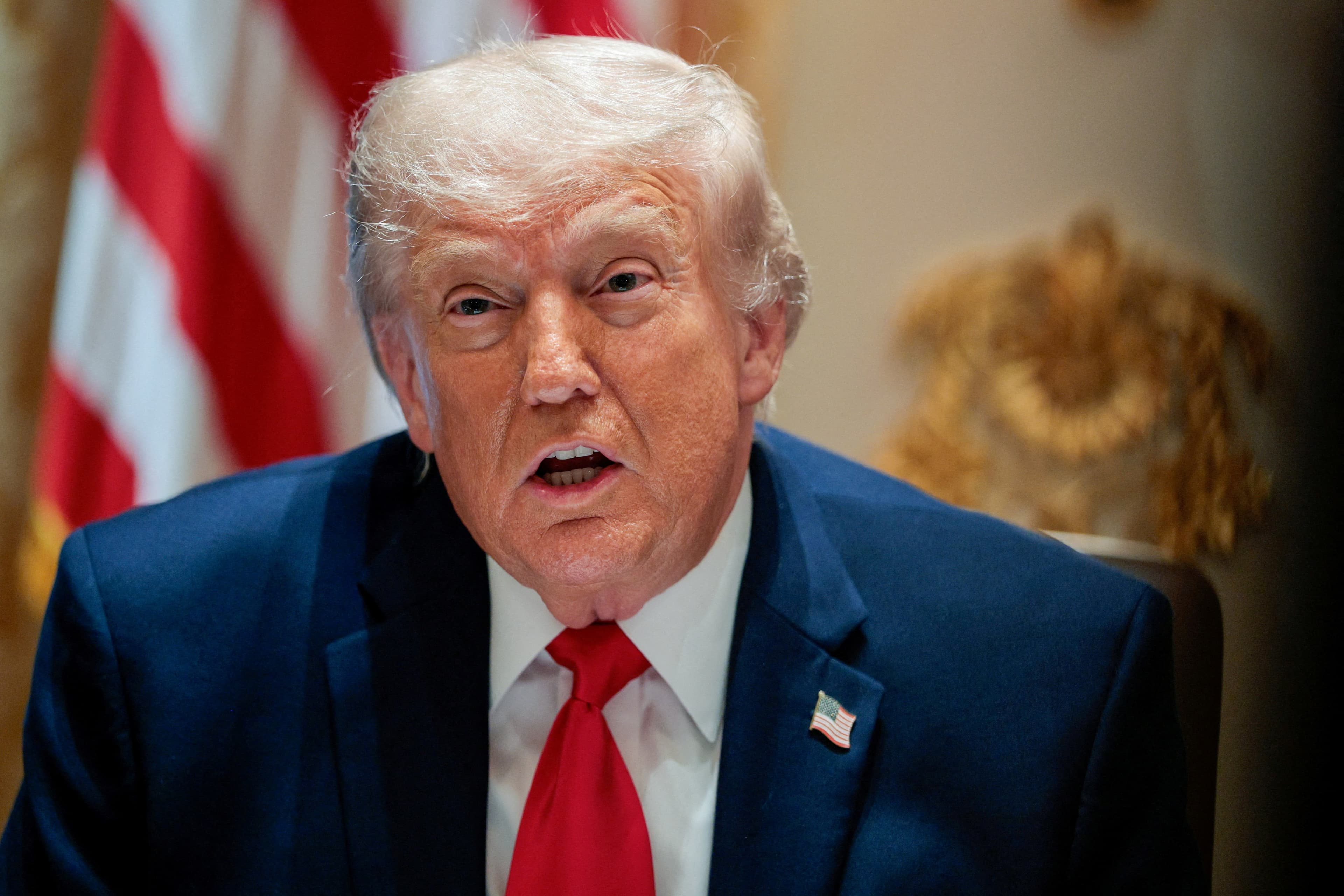 Governo Trump firma novo decreto para fortalecer segurança em Inteligência Artificial