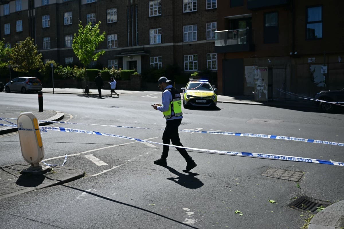 Ataque a facadas em bairro judaico de Londres gera preocupação e mobiliza autoridades