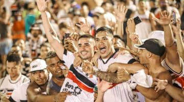 Marcelo Cabo revela pacto por triunfo e exalta apoio da torcida do Santa Cruz: 'Essa vitória é deles'