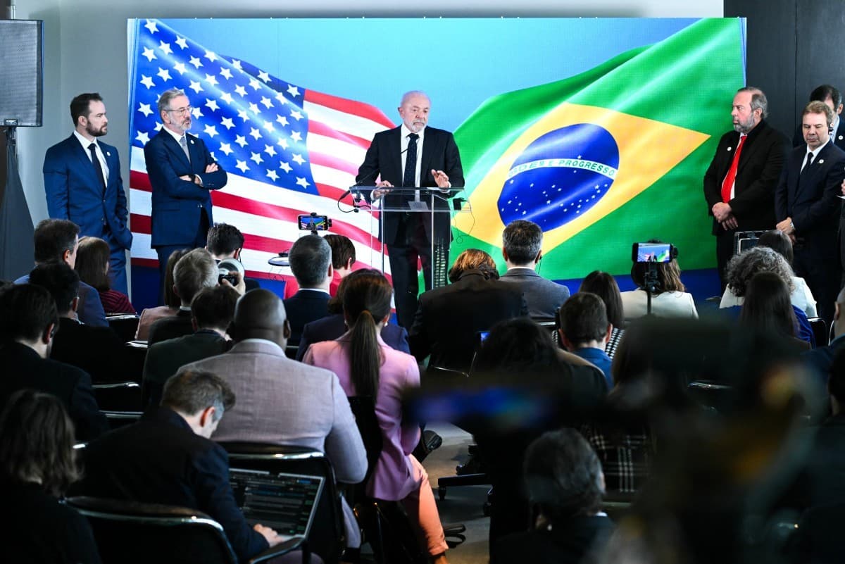 Lula nega discussão sobre PIX em encontro com Donald Trump na Casa Branca