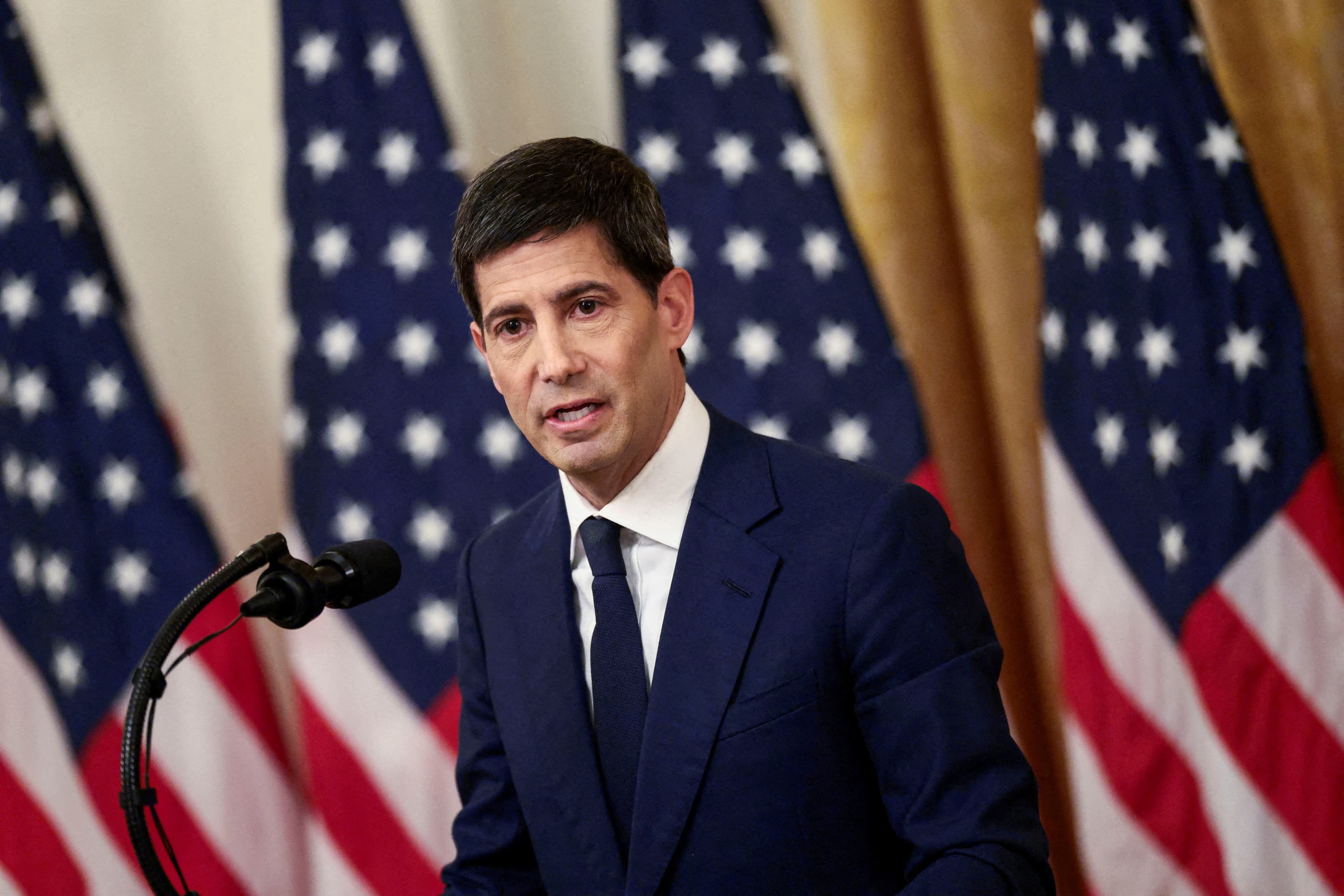 Fed mantém taxa de juros nos EUA sob gestão de Kevin Warsh e sinaliza cautela com inflação