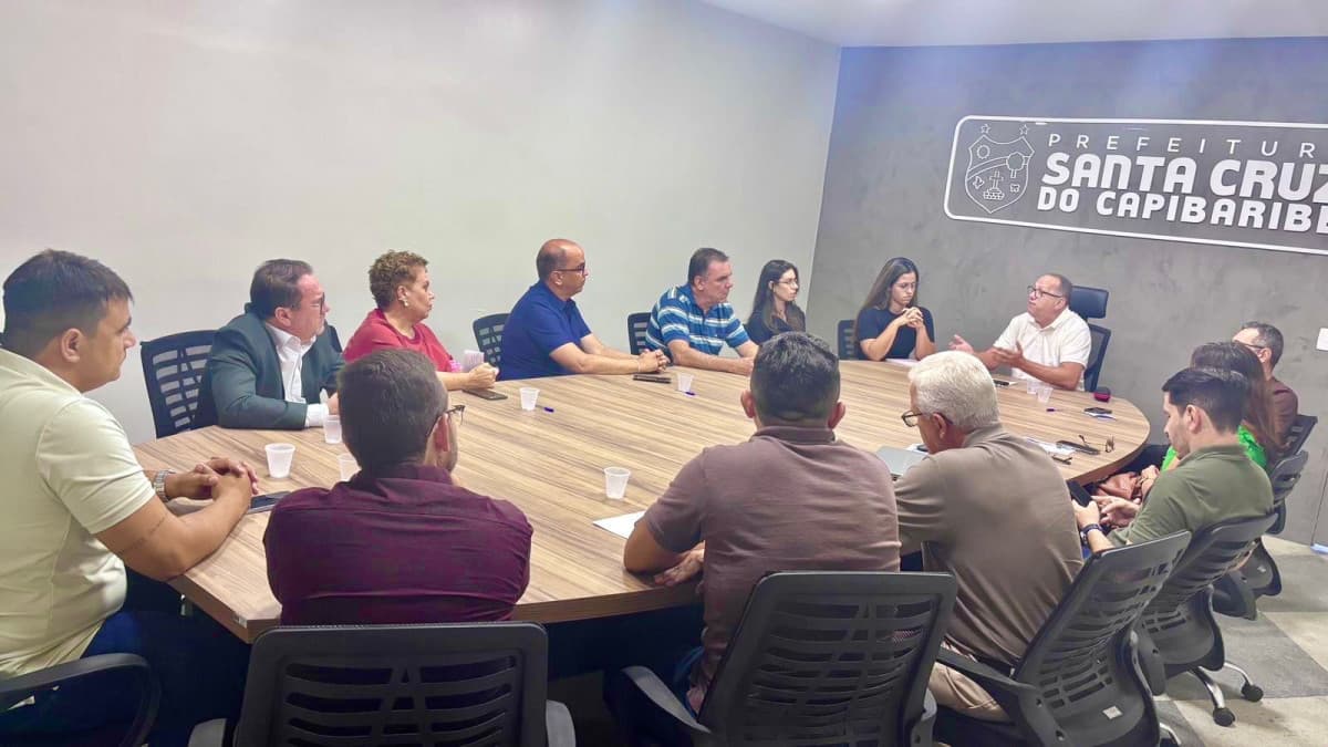 Vice-prefeito de Santa Cruz do Capibaribe conduz reunião para debater mudanças no Código Tributário