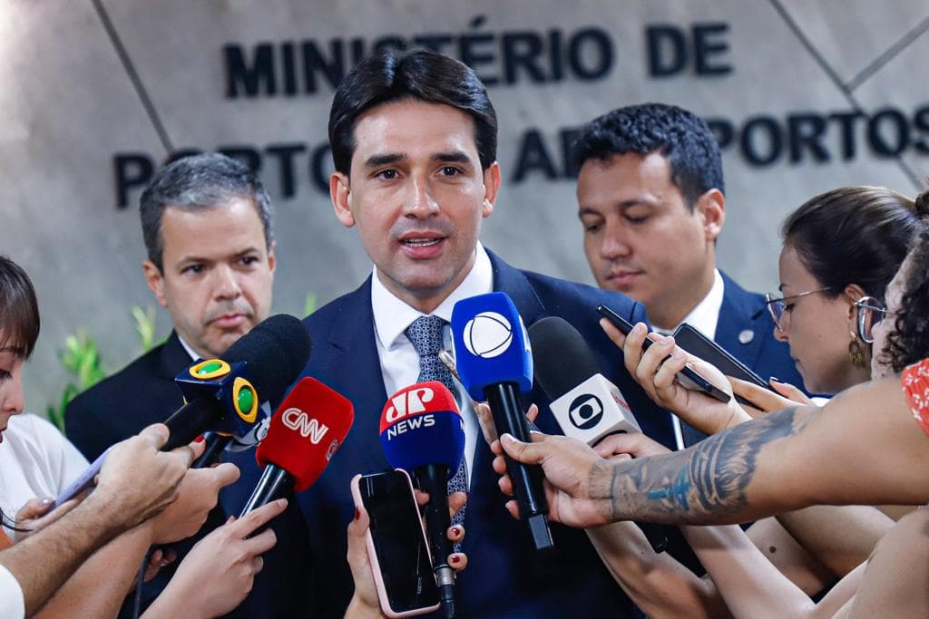 Silvio Costa Filho anuncia saída do Ministério de Portos e Aeroportos para disputar o Senado em 2026