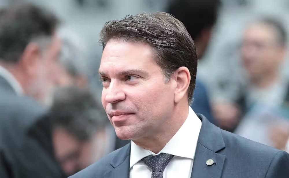 Fuga de Alexandre Ramagem acende alerta sobre risco de vazamento de informações sensíveis da Abin