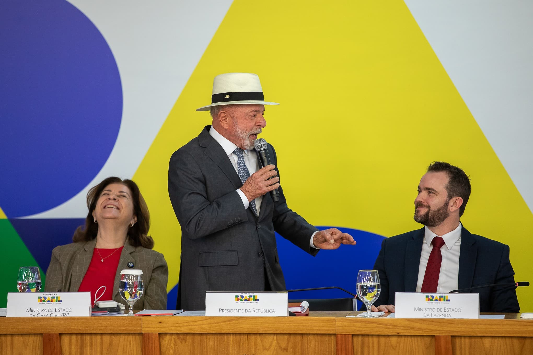 Contas do governo registram superávit de R$ 25,2 bilhões em abril