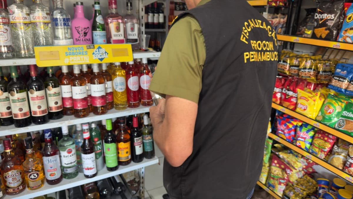 Operação Metanol: Procon-PE Notifica Nove Depósitos de Bebidas por Irregularidades