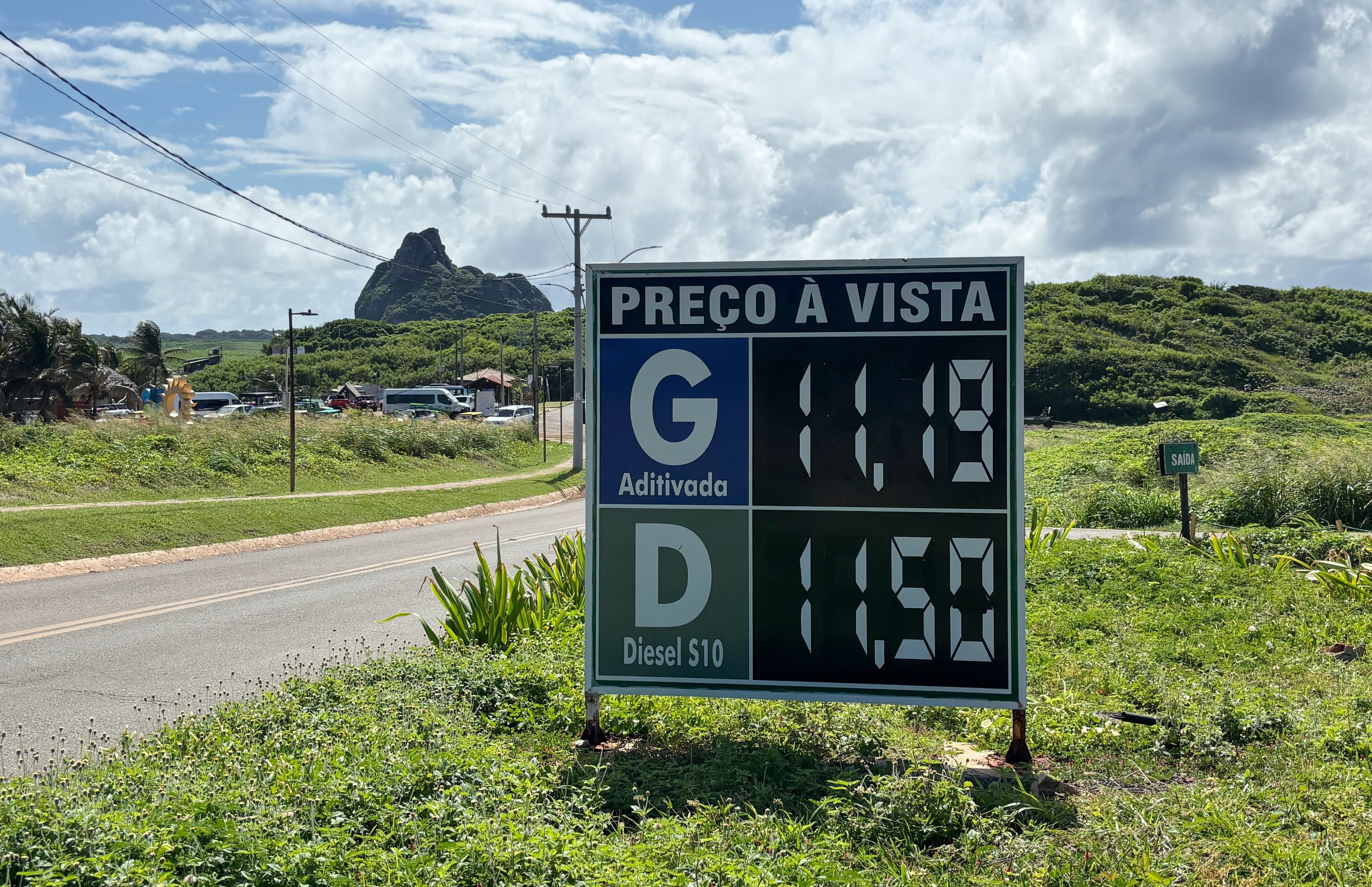Gasolina atinge R$ 11,19 e gera insatisfação em Fernando de Noronha