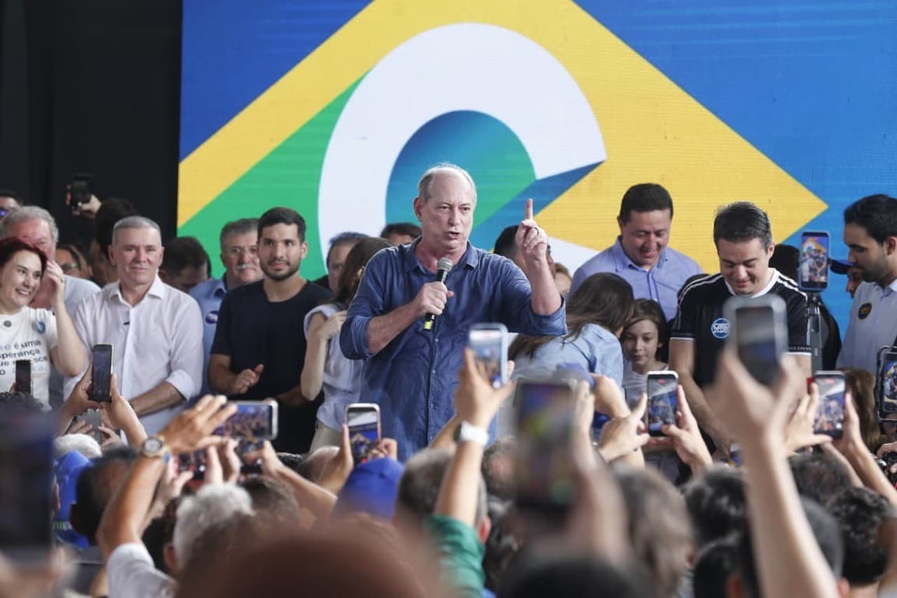 Ciro Gomes oficializa pré-candidatura ao Governo do Ceará para as eleições de 2026