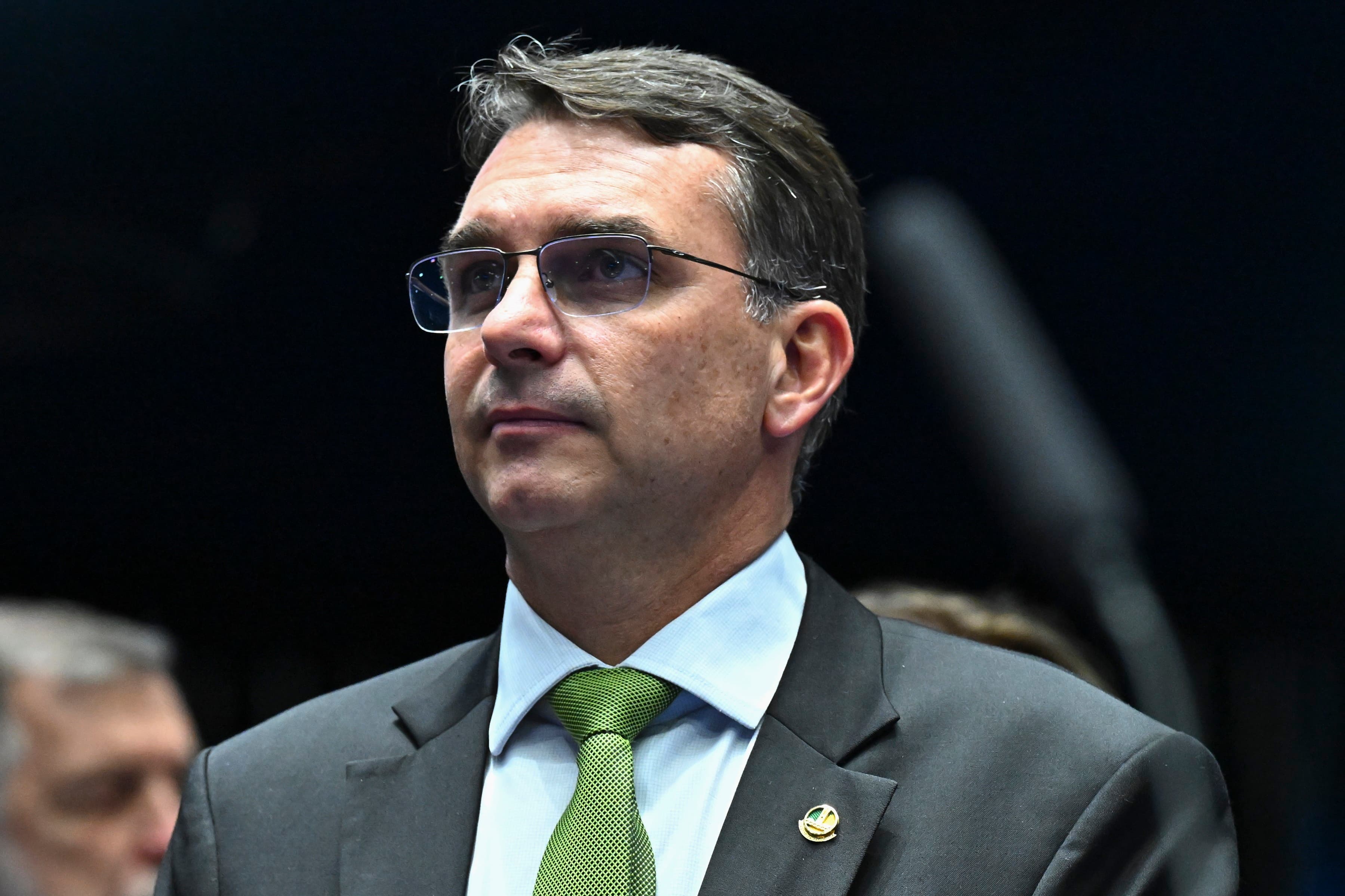 Em visita à Bahia, senador Flávio Bolsonaro reforça discurso conservador e mira agronegócio