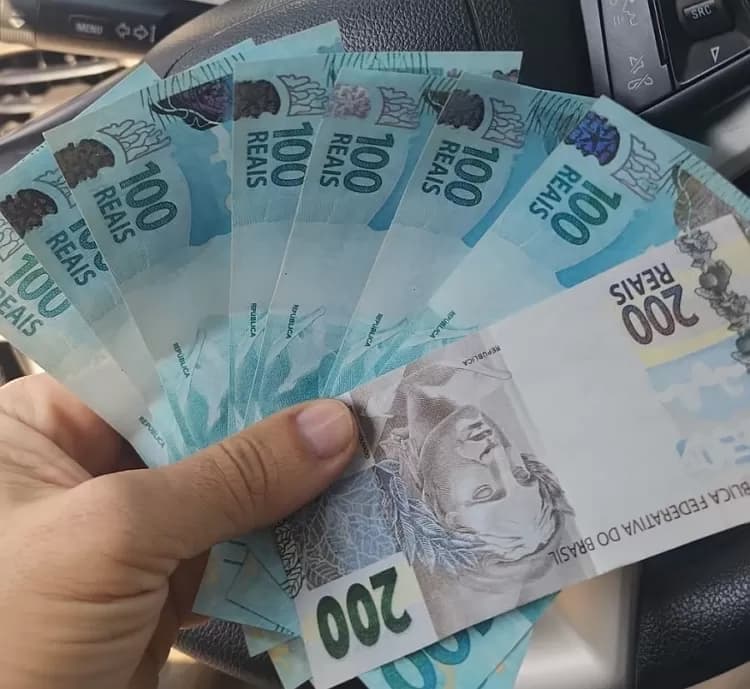 PRF apreende homem e adolescente com R$ 1,3 mil em notas falsas em Caruaru