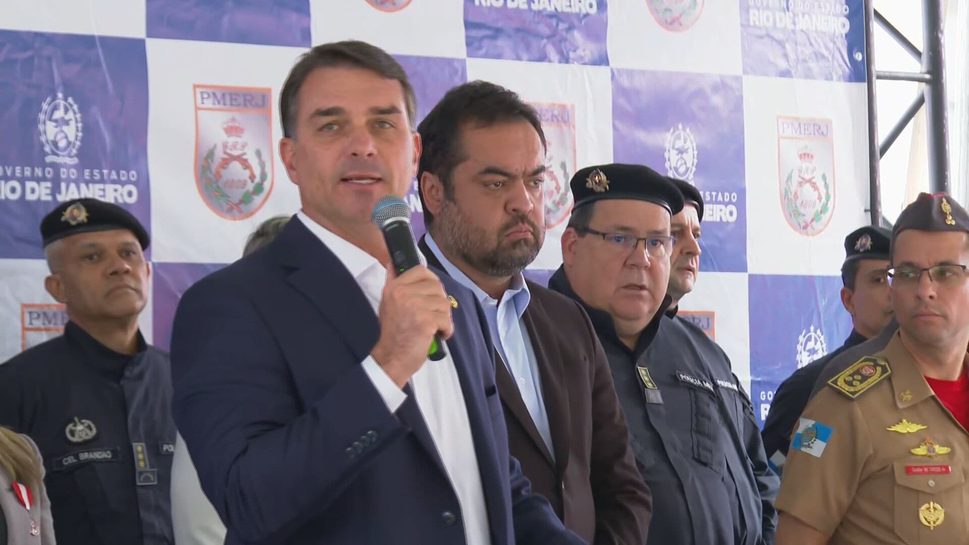 Operação da Polícia Federal mira governador Cláudio Castro em investigação sobre investimentos no Banco Master