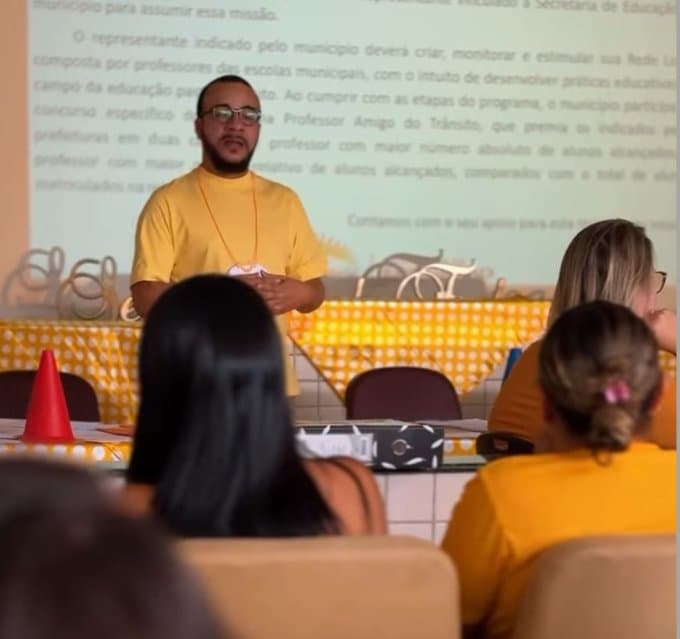 Projeto para educadores em Arcoverde sobre o Maio Amarelo