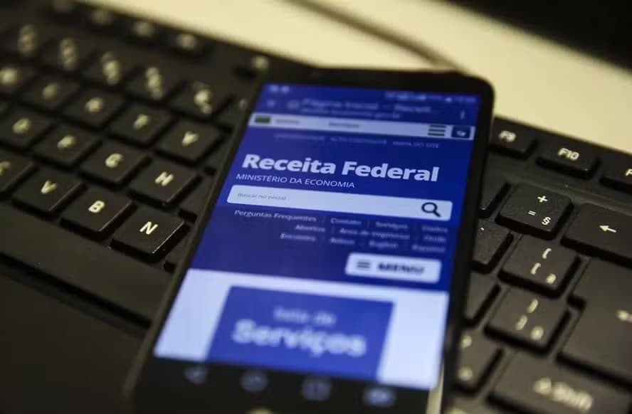 Tabela do Imposto de Renda 2026 amplia isenção para salários de até R$ 5 mil