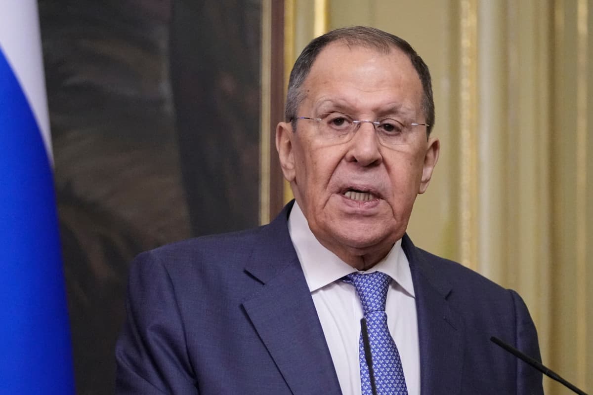 TENSÃO INTERNACIONAL: Rússia Rejeita Cessar-Fogo Antes de Cúpula com Trump e Polônia Alerta Putin Sobre Mandado de Prisão