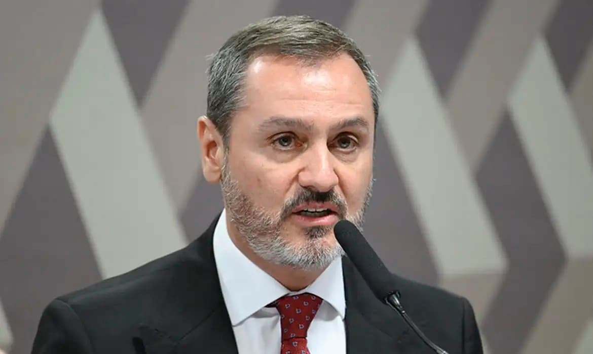 Diretor da PF utiliza princípio da reciprocidade para retirar credenciais de servidor dos EUA