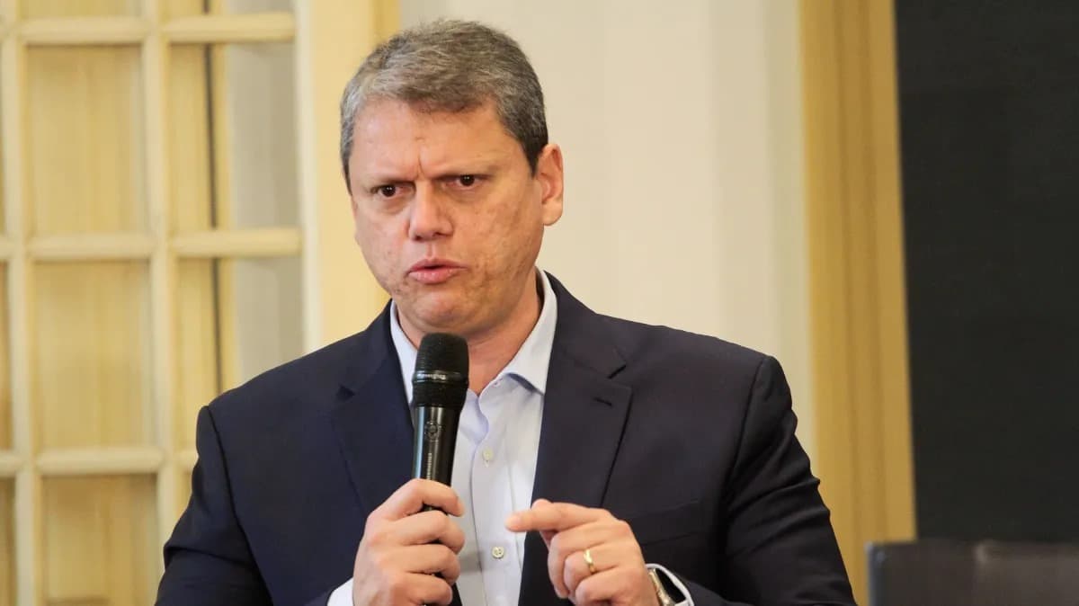 Tarcísio diz que Brasil carece de liderança para organizar a política nacional