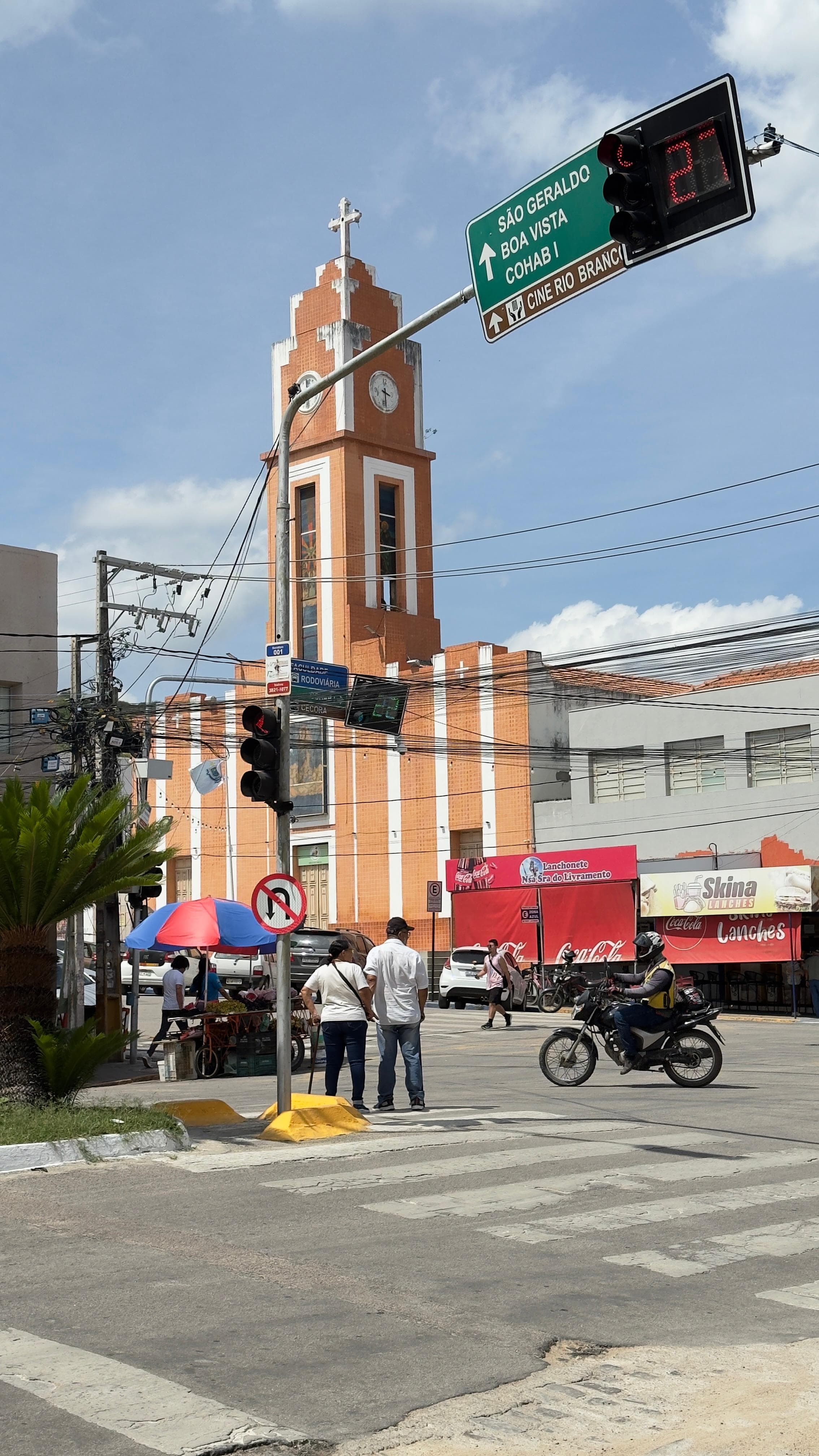 COMÉRCIO PARADO: Associação Comercial de Arcoverde Anuncia Feriado Municipal no Dia 20 de Outubro