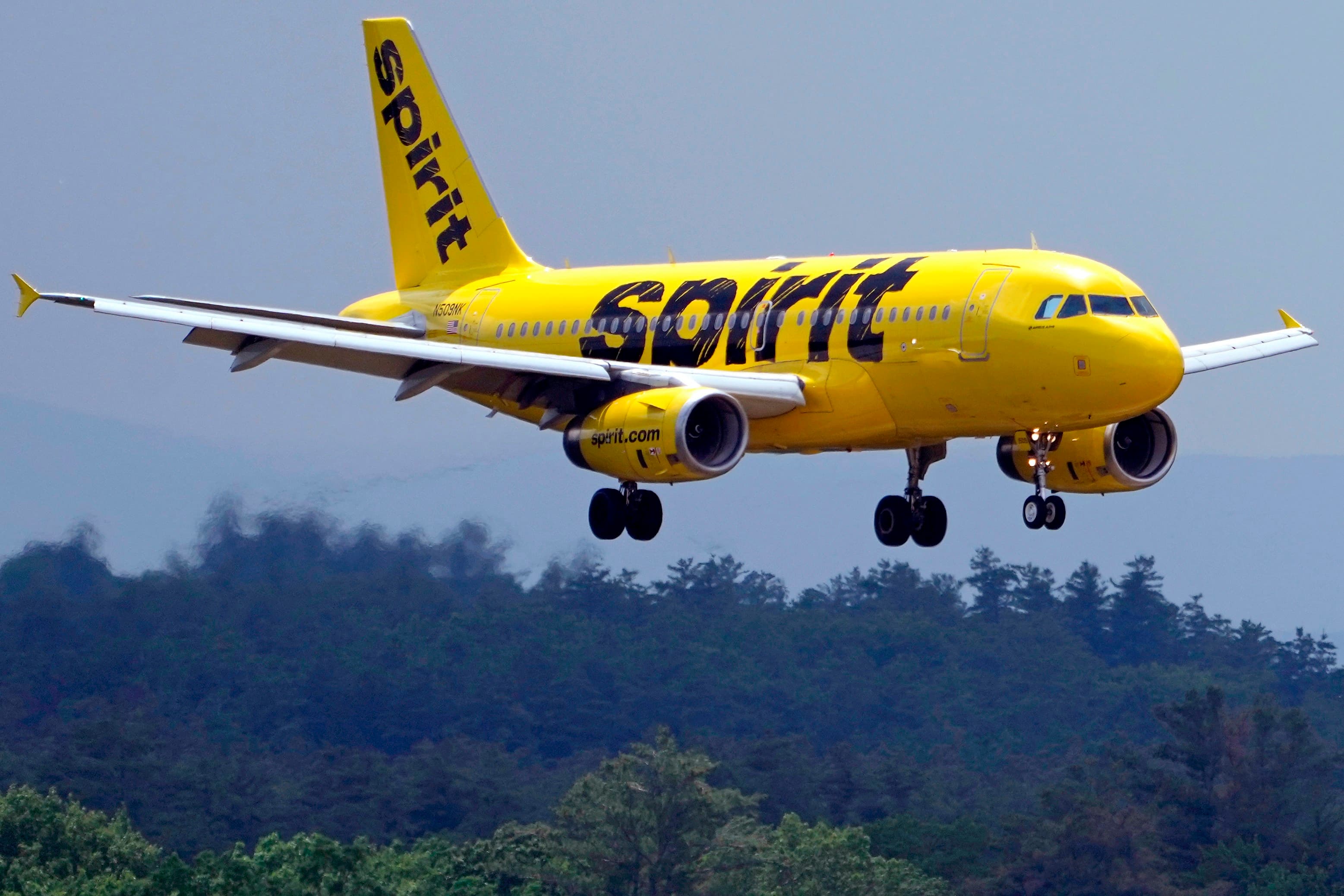 Spirit Airlines decreta falência e cancela todos os voos, deixando milhares de passageiros em terra