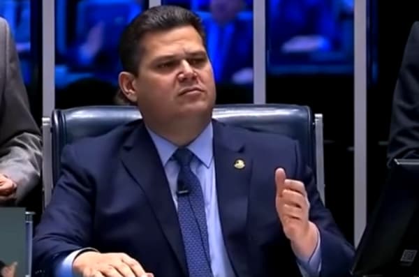 Alcolumbre arquiva PEC da Blindagem após rejeição unânime na CCJ