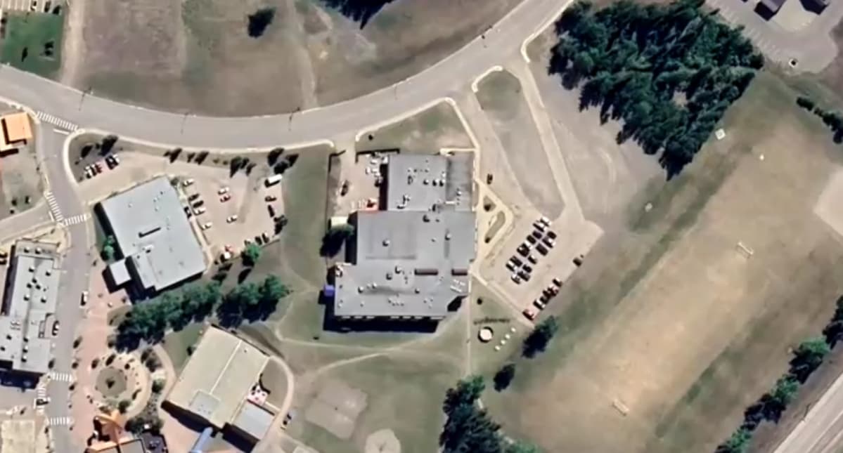 Ataque a tiros em escola no Canadá deixa ao menos 10 mortos