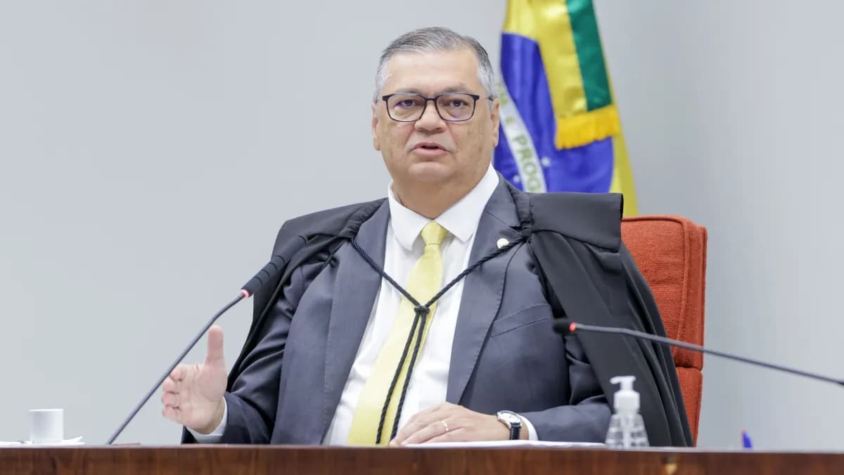 Flávio Dino proíbe novas leis que criem pagamentos acima do teto constitucional
