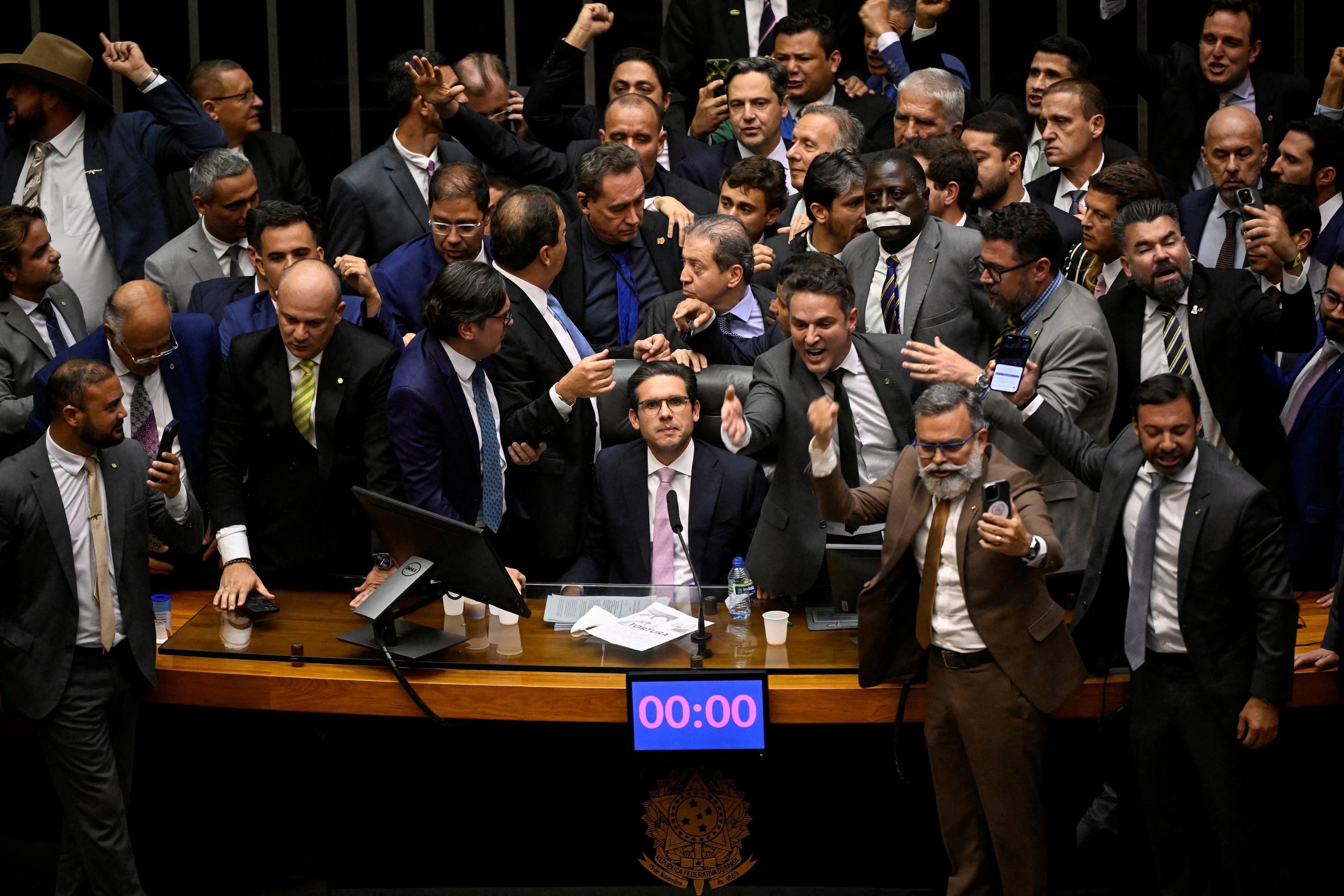 Conselho de Ética aprova suspensão de deputados após ocupação da Mesa Diretora da Câmara