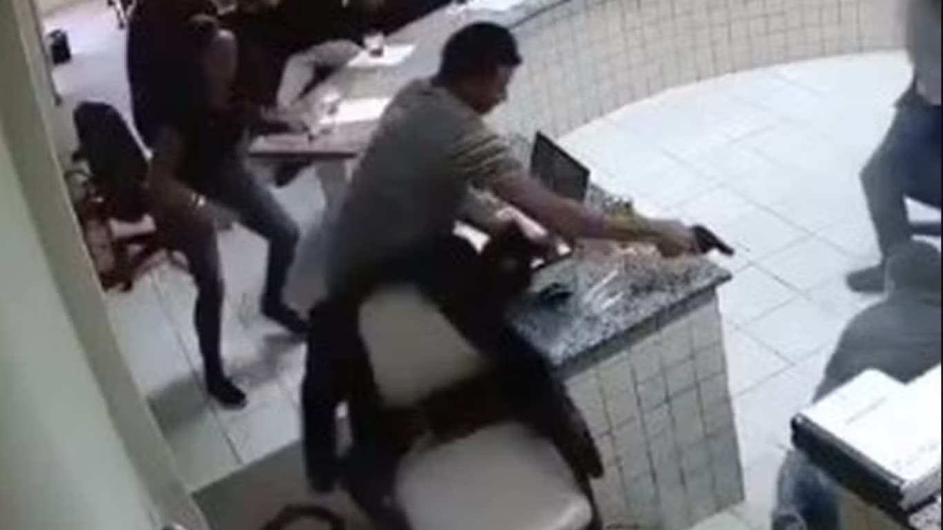Homem que atirou contra réu durante júri em São José do Belmonte é absolvido