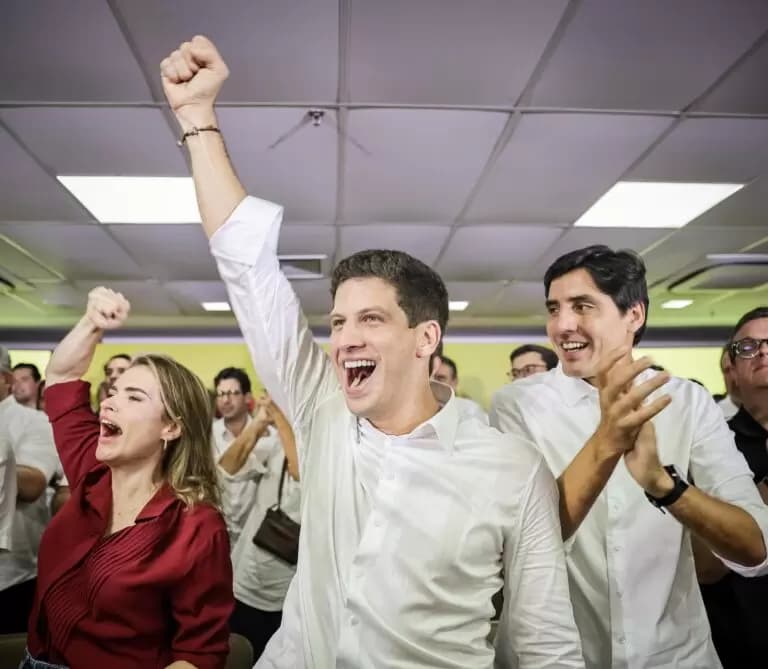 João Campos aposta em chapa ideológica e rompe tradição política em Pernambuco