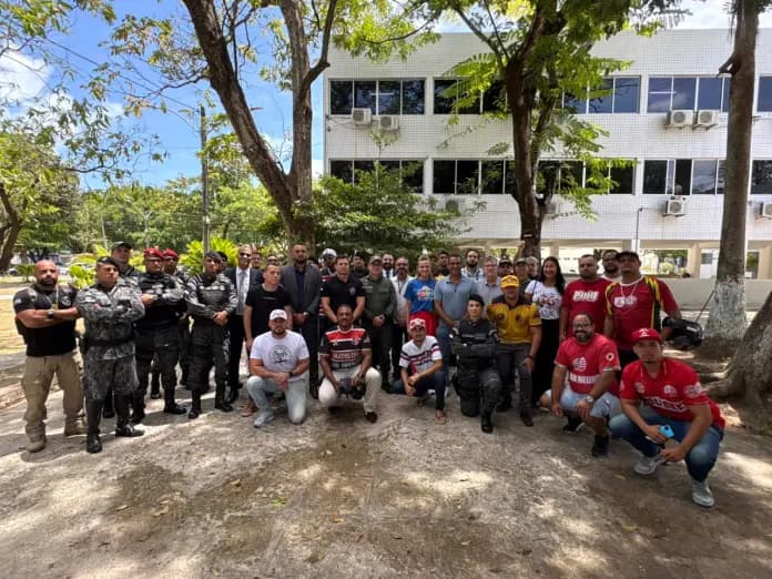 Governo de Pernambuco inicia diálogo com torcidas para aplicar nova lei contra violência nos estádios