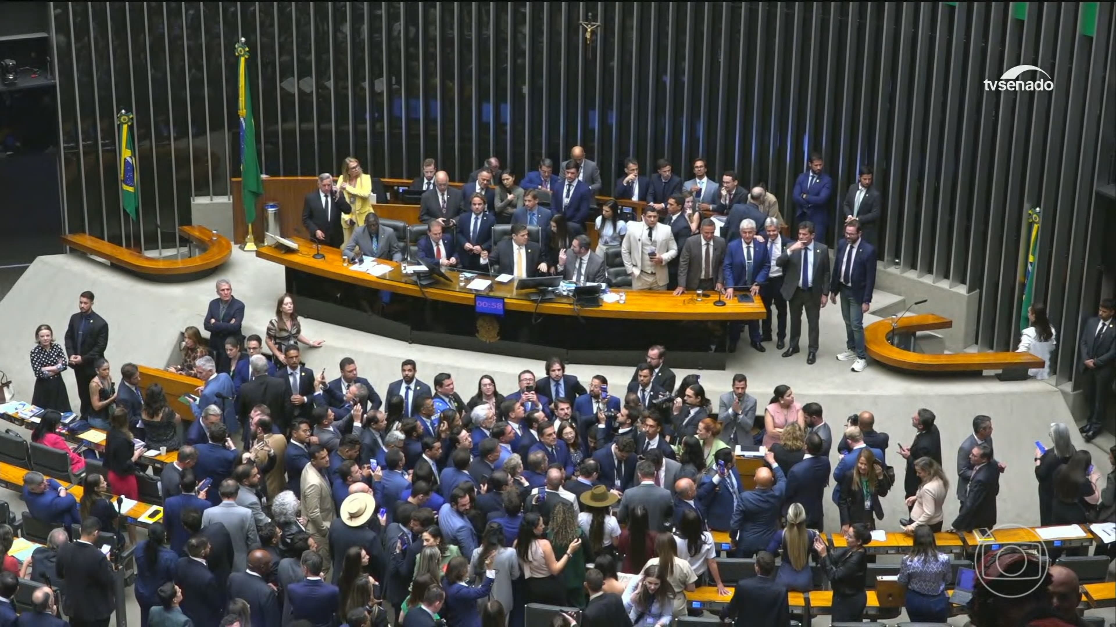 STF suspende Lei da Dosimetria e reacende debate sobre a PEC da Anistia no Congresso