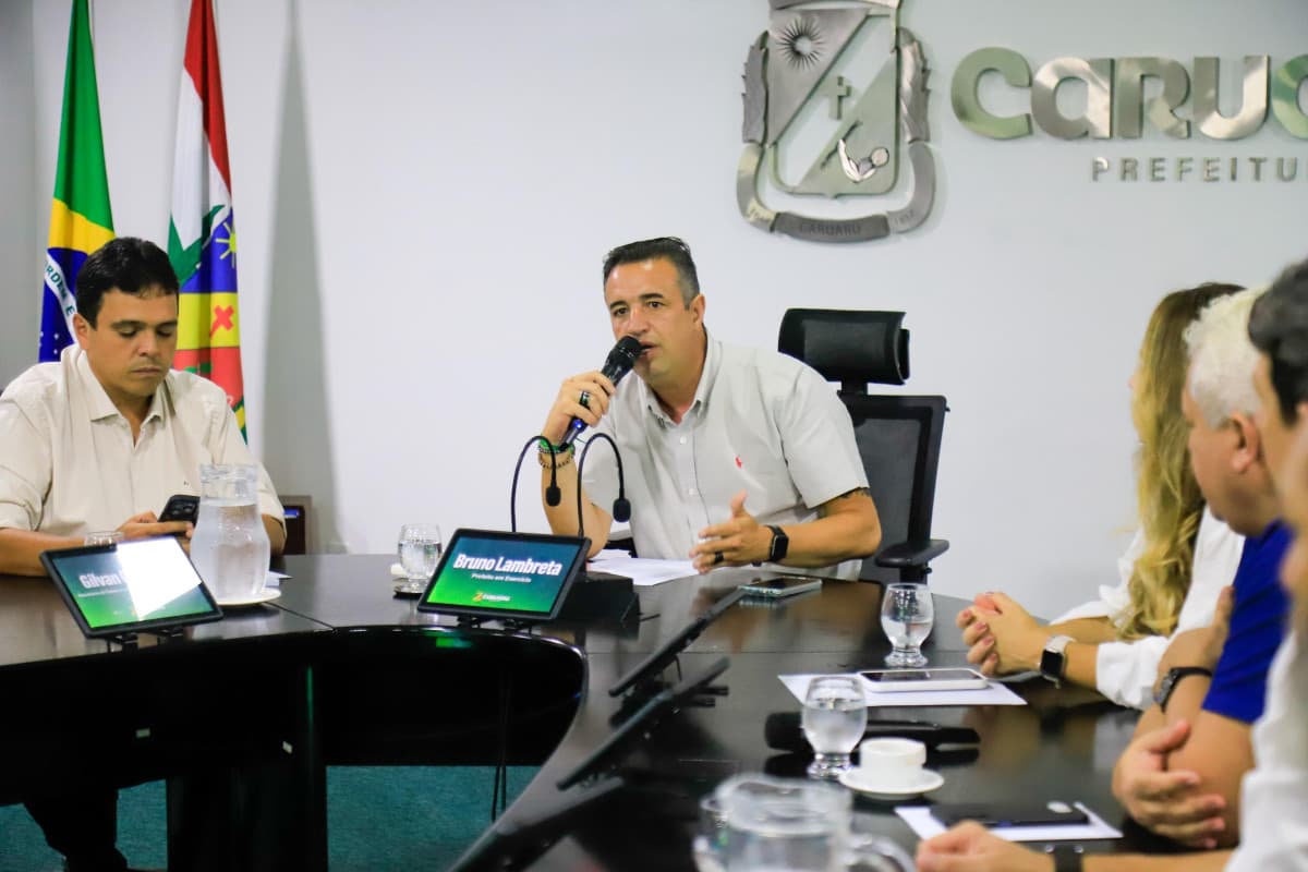Bruno Lambreta retorna à Câmara após quatro dias à frente da Prefeitura de Caruaru
