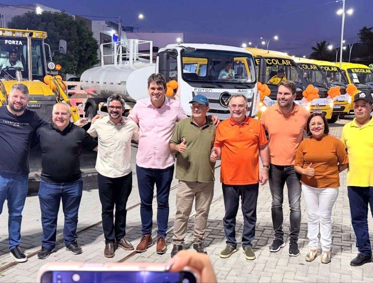 Zeca Cavalcanti impulsiona desenvolvimento de Arcoverde com entrega de R$ 4,5 milhões em novos equipamentos