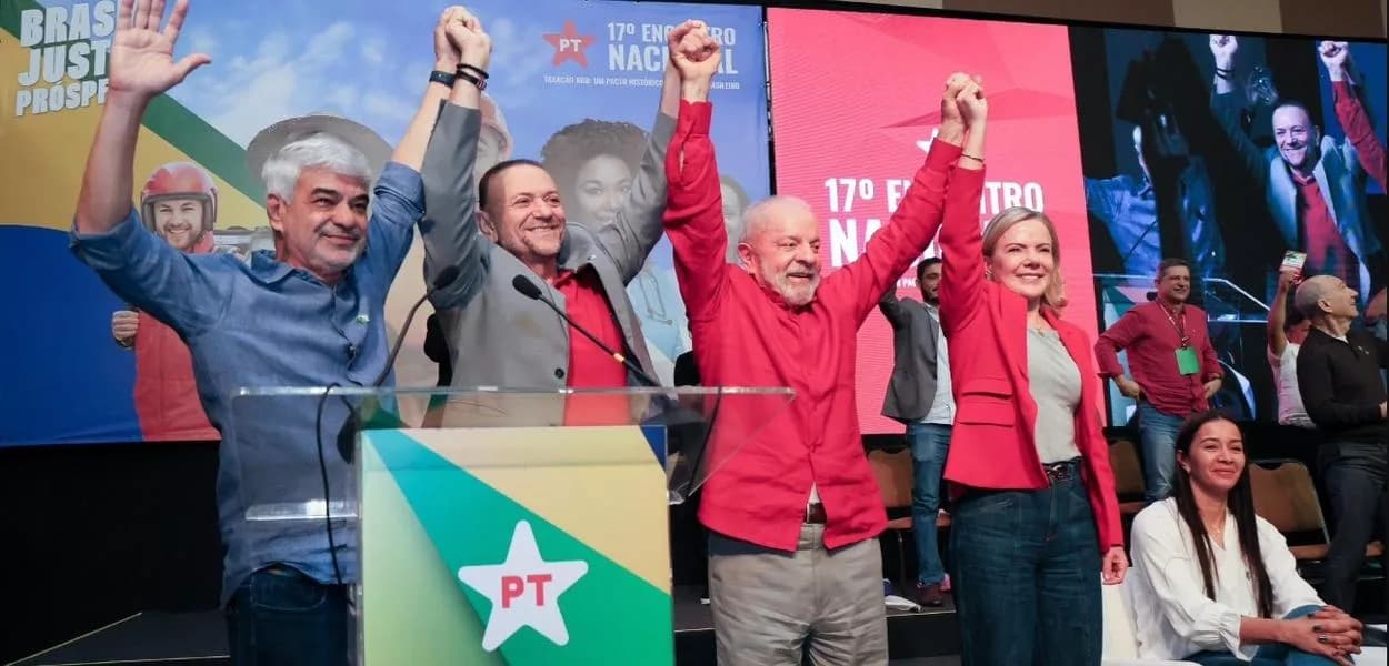 PT lidera preferência partidária no Brasil e PL atinge maior patamar da história, aponta Datafolha
